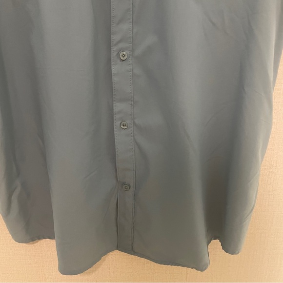 Huk men’s blue short sleeve performance button down. Size: xxl - Picture 6 of 7